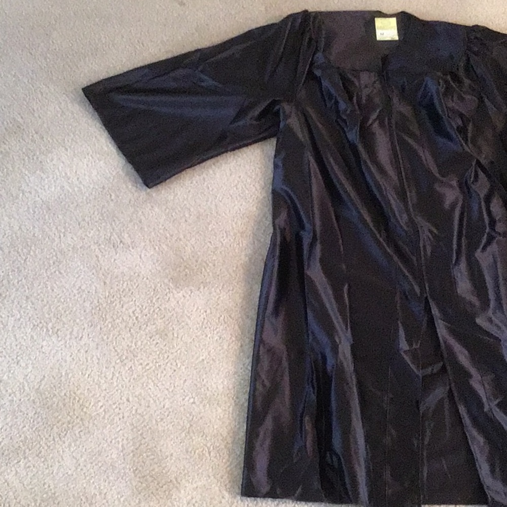 Black Cap and Gown, Size Medium Unisex - Picture 5 of 13